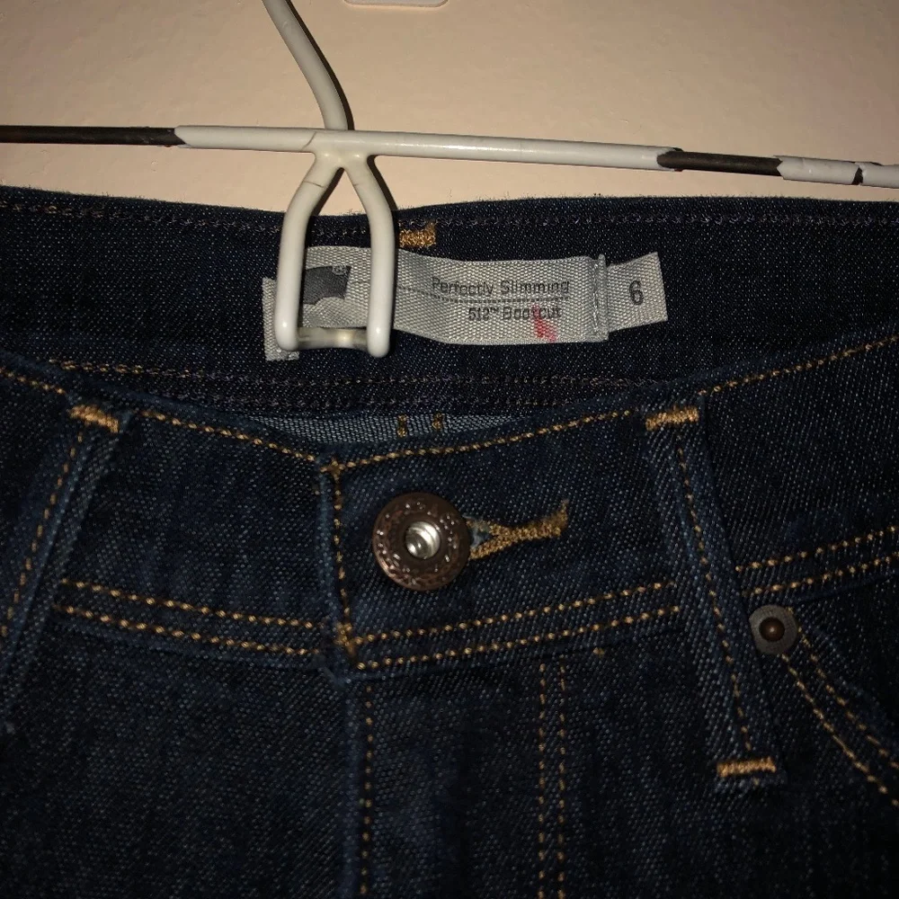 Levi's Perfectly slimming 512 bootcut Dark wash Denim jeans Size 6 - Picture 6 of 8